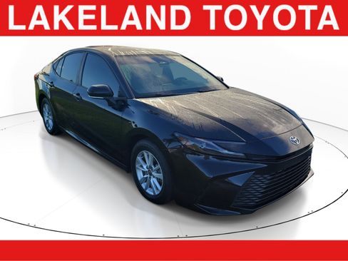 Used 2025 Toyota Camry LE w/ Convenience Package FWD image 1