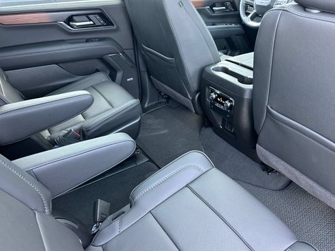 Used 2026 GMC Yukon XL Denali w/ Sun & Power Step Package AWD/4WD image 18