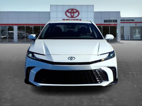 Certified 2025 Toyota Camry SE image 2