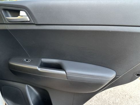 Used 2020 Kia Sportage LX w/ LX Popular Package image 26