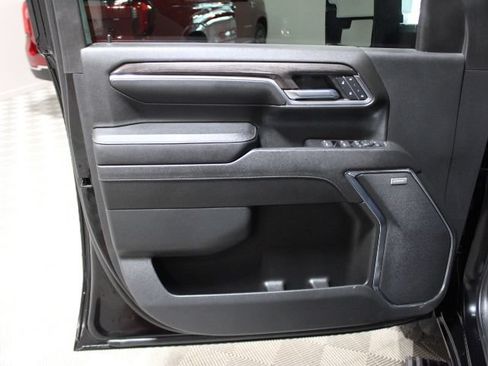 Used 2024 Chevrolet Silverado 2500 LTZ w/ LTZ Convenience Package AWD/4WD image 17