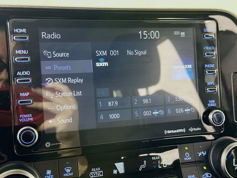 Used 2021 Toyota Highlander XLE FWD image 30
