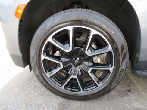 Certified 2022 Chevrolet Suburban RST w/ Luxury Package image 10