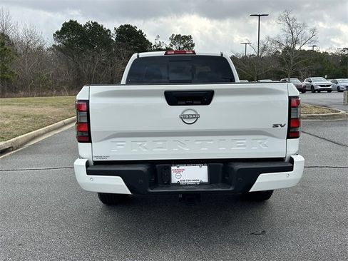Certified 2024 Nissan Frontier SV w/ SV Convenience Package image 7