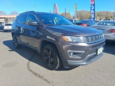 Used 2018 Jeep Compass Latitude w/ Popular Equipment Group image 2