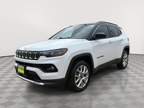 Used 2025 Jeep Compass Limited AWD/4WD image 4