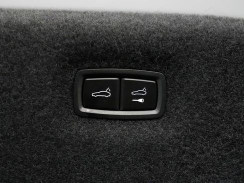 Certified 2025 Porsche Taycan AWD/4WD image 14