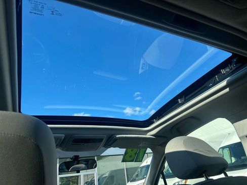 Used 2018 Subaru Forester 2.5i Premium w/ All-Weather Package image 29