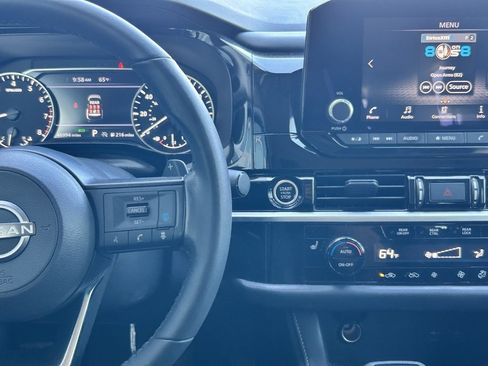 Certified 2024 Nissan Pathfinder SV w/ Black Appearance Package image 14