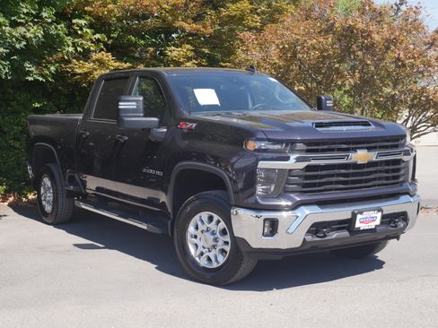 Used 2024 Chevrolet Silverado 3500 LT w/ Convenience Package AWD/4WD image 32