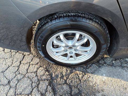 Used 2021 Toyota Prius Prime LE image 7