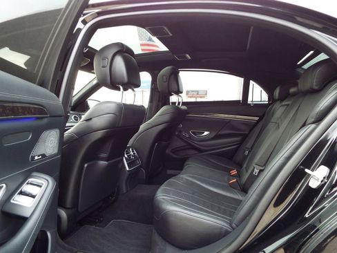 Used 2015 Mercedes-Benz S 550 Sedan w/ Sport Package image 21