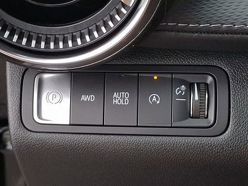 Used 2025 Chevrolet Equinox LT AWD/4WD image 23