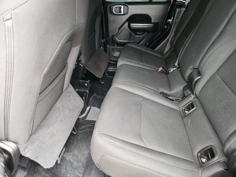 Used 2021 Jeep Gladiator Sport image 24