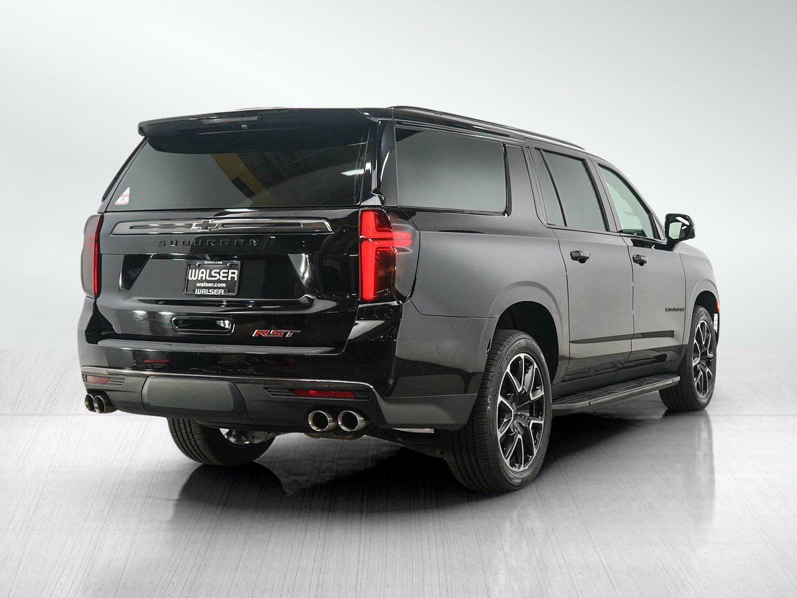 Used 2022 Chevrolet Suburban RST w/ Sport Performance Package AWD/4WD image 5