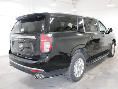 Used 2024 Chevrolet Suburban Premier AWD/4WD image 9