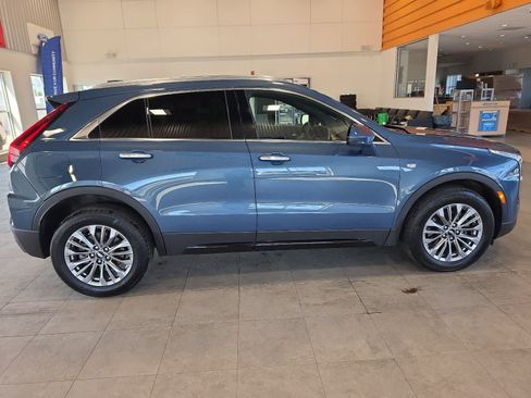 Used 2025 Cadillac XT4 Premium Luxury w/ Cold Weather Package AWD/4WD image 7