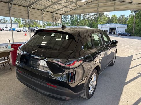 Used 2025 Honda HR-V LX image 3