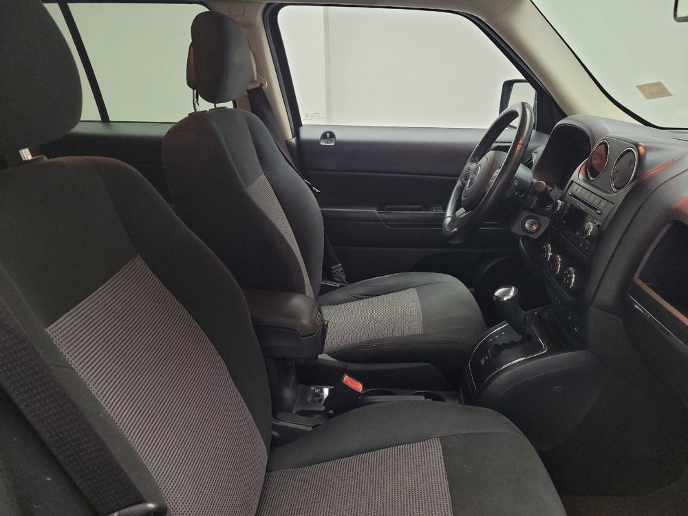 Used 2014 Jeep Patriot Latitude w/ Sun/Sound Group AWD/4WD image 21