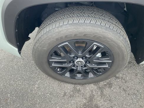 Used 2024 Toyota Tundra Limited image 10