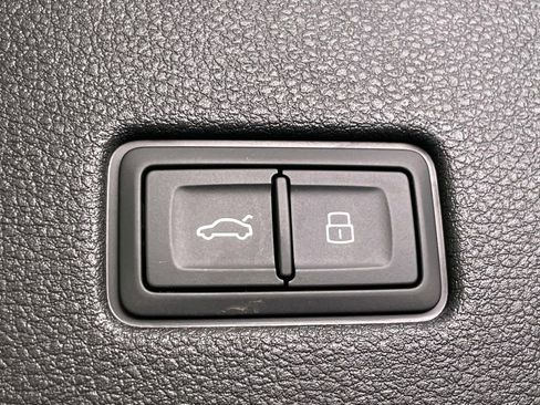 Used 2025 Audi SQ8 Premium Plus w/ 23" Wheel Package AWD/4WD image 21
