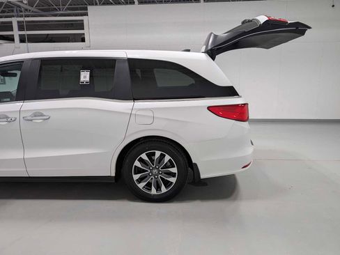 Used 2024 Honda Odyssey EX-L image 11