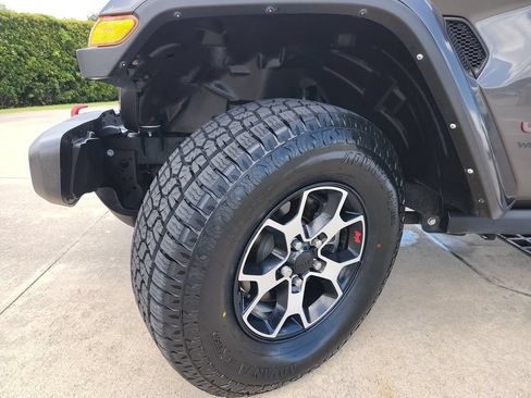 Used 2021 Jeep Wrangler Unlimited Rubicon AWD/4WD image 32