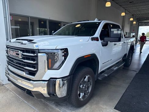 Used 2026 GMC Sierra 2500 SLT w/ SLT Premium Package AWD/4WD image 4