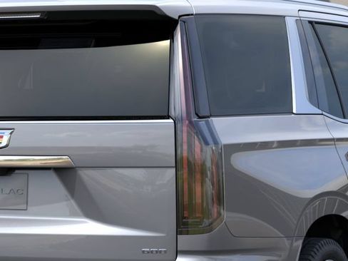 Used 2026 Cadillac Escalade Luxury w/ Touring Package AWD/4WD image 11