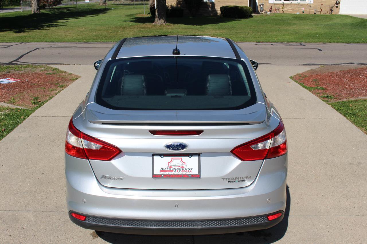 Used 2014 Ford Focus Titanium FWD image 9