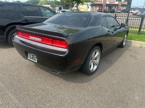 Used 2014 Dodge Challenger SXT w/ Super Sport Group (SS/T) RWD image 6