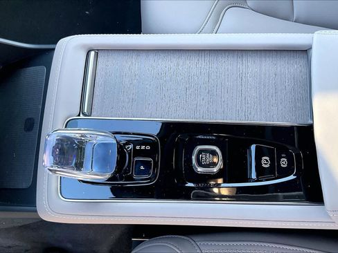New 2026 Volvo XC90 T8 Plus w/ Protection Package Premier image 10