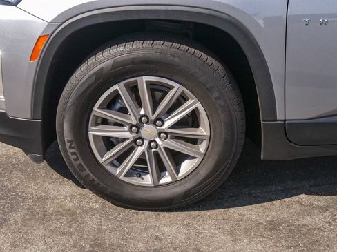 Used 2024 Chevrolet Traverse LT FWD image 5