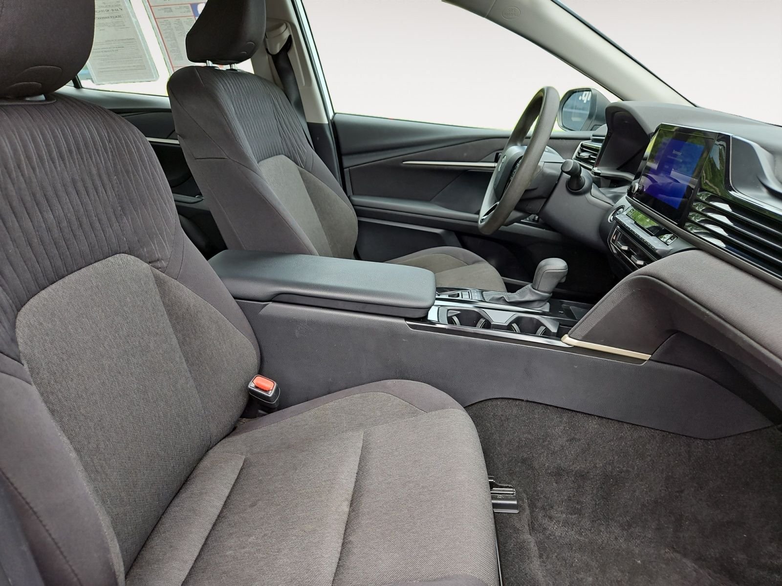 Used 2025 Toyota Camry LE FWD image 15