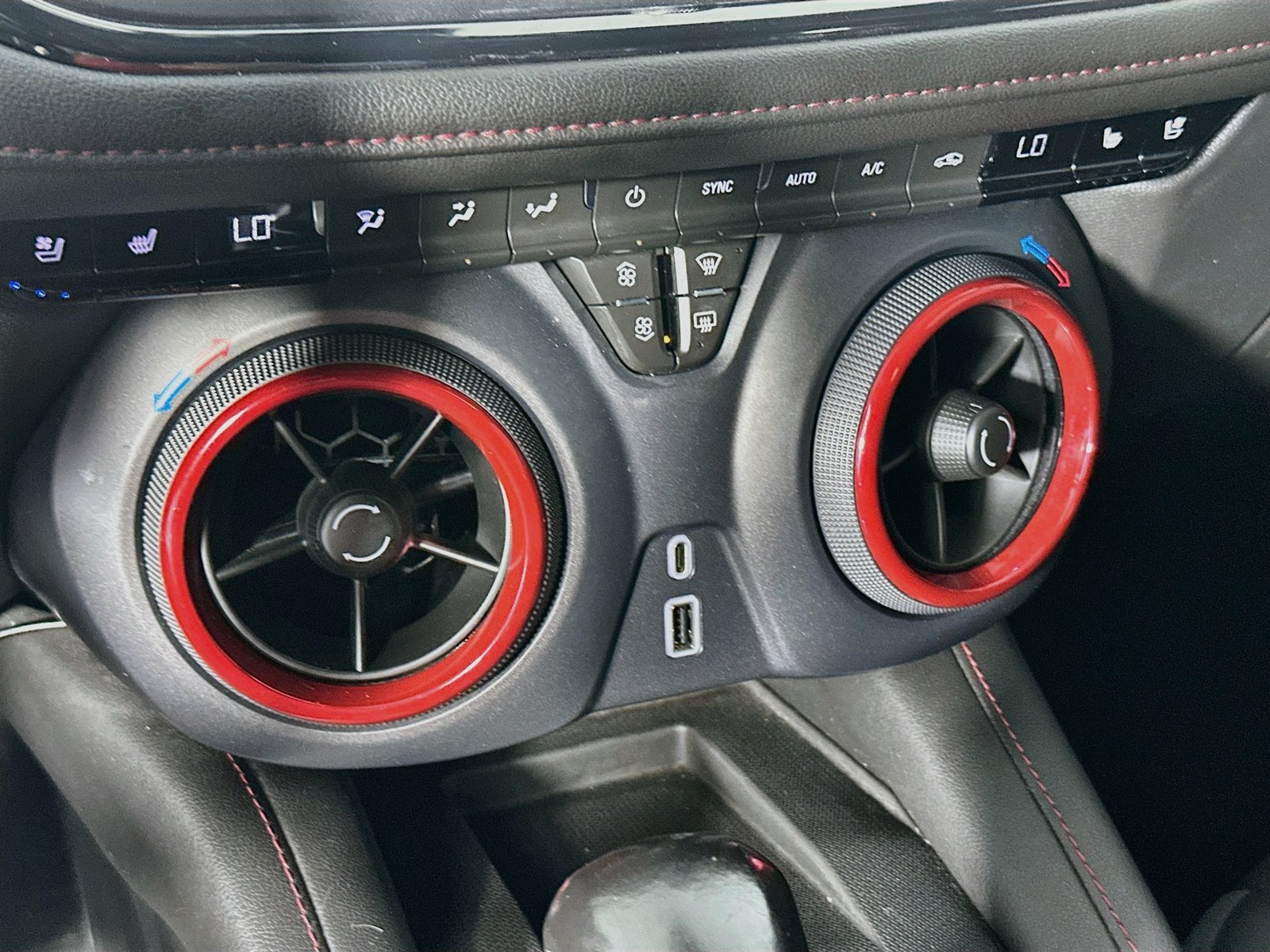 Used 2021 Chevrolet Blazer RS w/ Enhanced Convenience Package FWD image 16