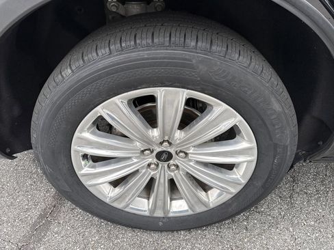 Used 2025 Ford Explorer Platinum w/ LUX Leather Package AWD/4WD image 17