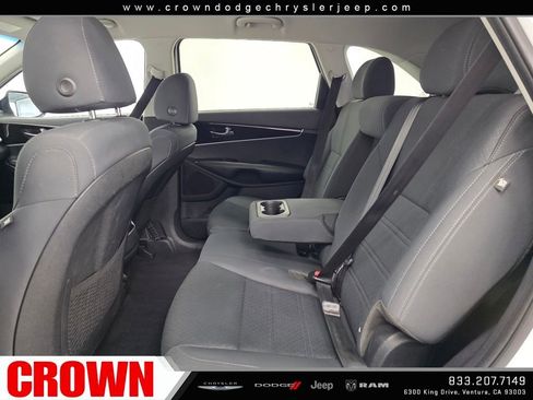 Used 2020 Kia Sorento LX image 19
