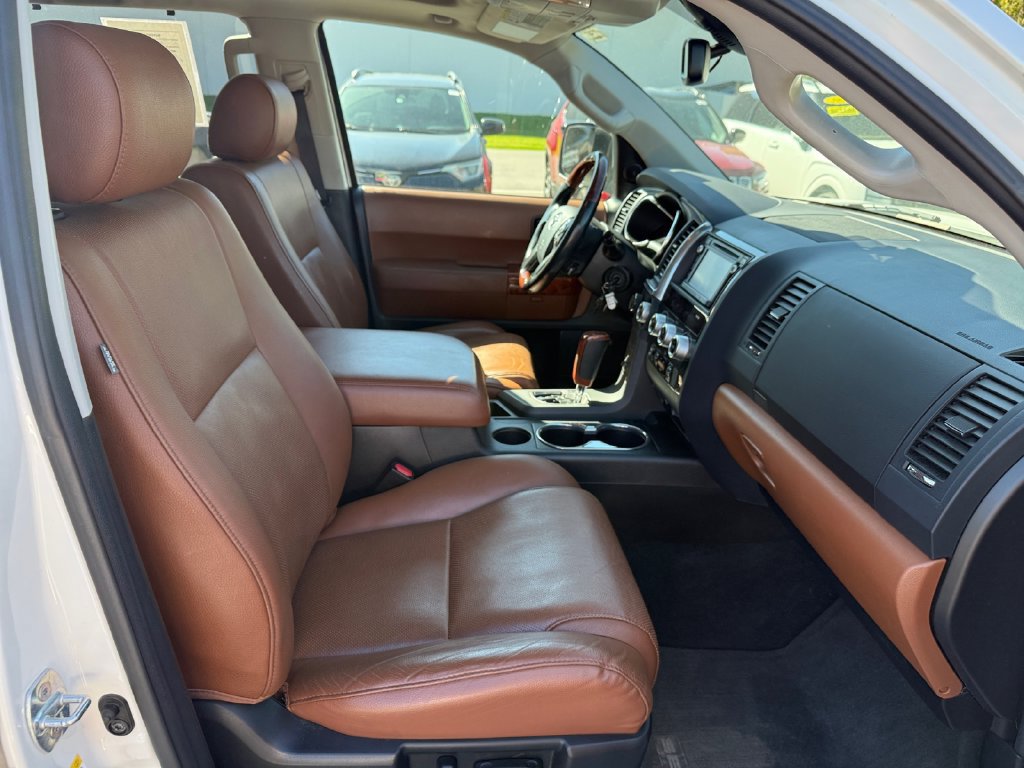 Used 2018 Toyota Sequoia Platinum AWD/4WD image 25