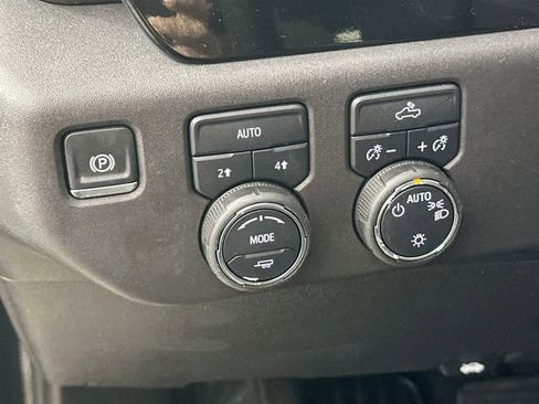 Used 2024 Chevrolet Silverado 1500 LT image 17