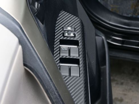 Used 2013 Toyota RAV4 XLE image 10