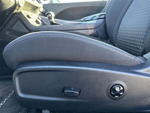 Used 2017 Dodge Challenger R/T image 12