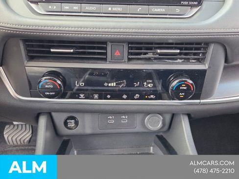 Used 2025 Nissan Rogue SV FWD image 21