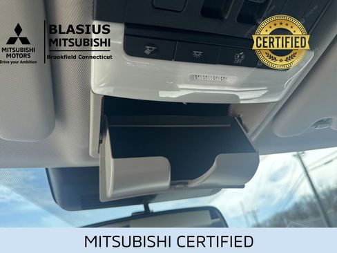 Used 2024 Mitsubishi Outlander 4WD Plug-In Hybrid image 21