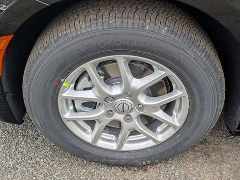 New 2026 Chrysler Pacifica Select FWD image 9