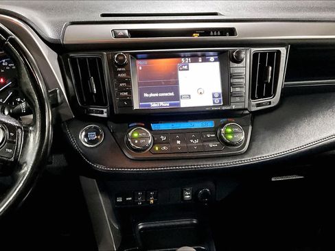 Used 2018 Toyota RAV4 Limited AWD/4WD image 7