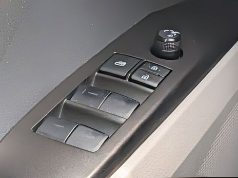 Used 2022 Toyota Camry LE w/ Cold Weather Package AWD/4WD image 25