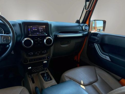 Used 2013 Jeep Wrangler Unlimited Sahara w/ Dual Top Group AWD/4WD image 18
