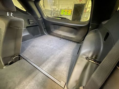 Used 2024 Chevrolet Equinox LT image 11