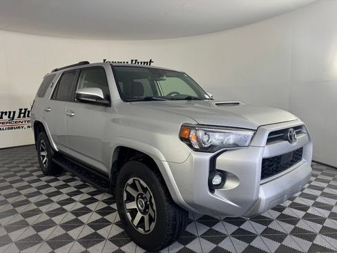 Used 2022 Toyota 4Runner TRD Off-Road AWD/4WD image 6