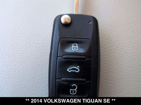 Used 2014 Volkswagen Tiguan SE image 26